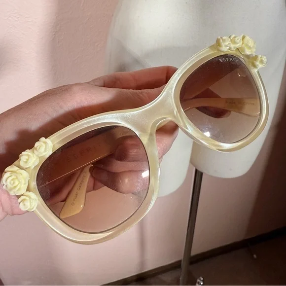 Vintage 90 Y2K Esprit Cream white retro Floral Coquette Girl feminine Sunglasses - Picture 3 of 16